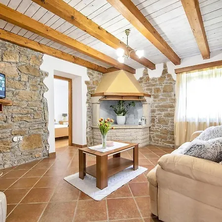 Tatil Evi Traditional 2 Floor In Istria Muntrilj *