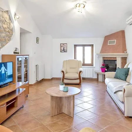 Tatil Evi Traditional 2 Floor In Istria Muntrilj Tinjan