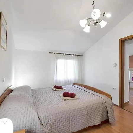 Traditional 2 Floor In Istria Muntrilj Tatil Evi Tinjan