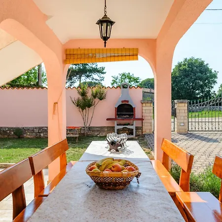 Traditional 2 Floor In Istria Muntrilj * Tinjan