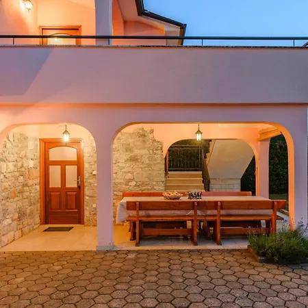 Σπίτι διακοπών Traditional 2 Floor In Istria Muntrilj